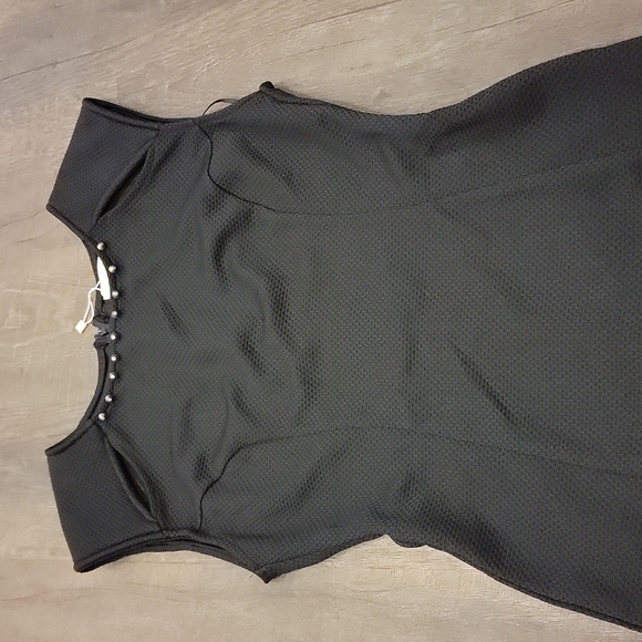 Women's black dress. - Picture 4 of 10